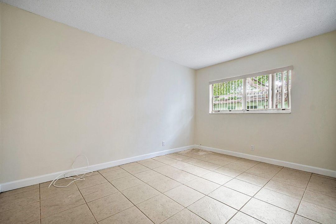 025-701NESeventhAve-DelrayBeach-FL-small