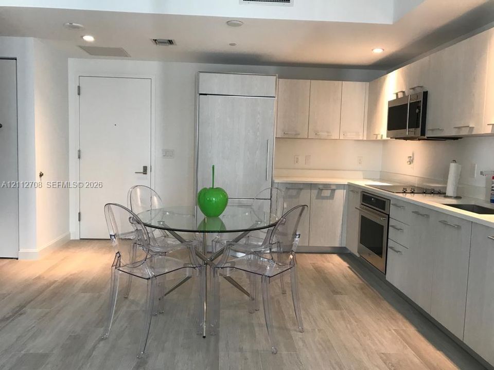 В аренду: $3,400 (1 спален, 1 ванн, 541 Квадратных фут)