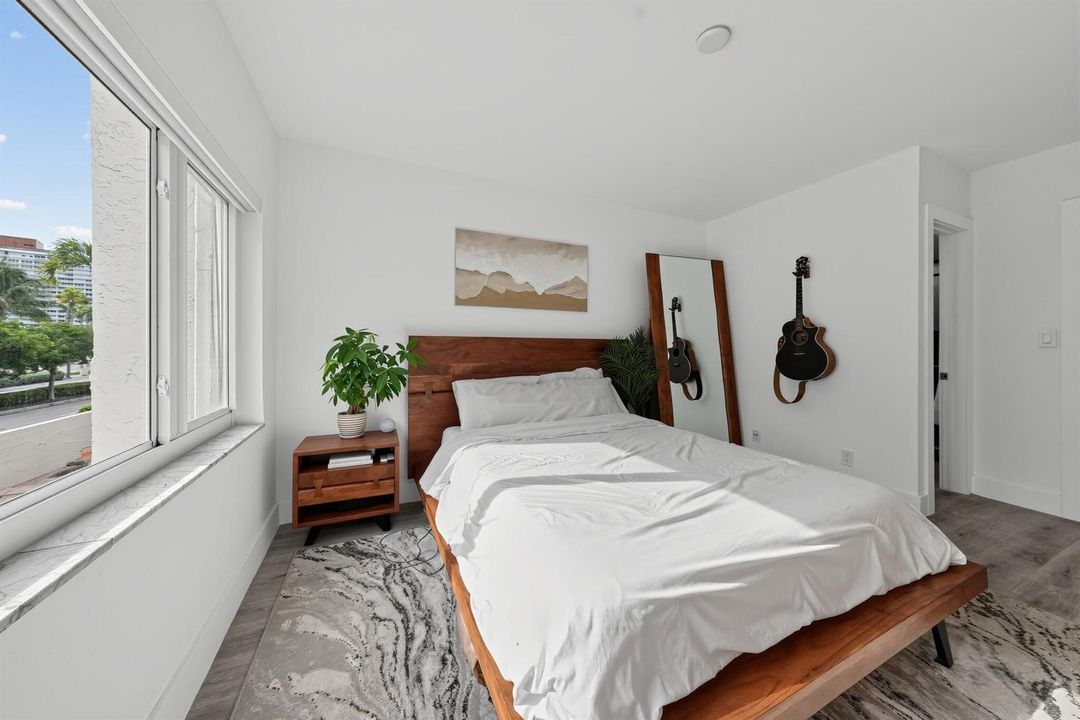 15_2143_N_Ocean_Blvd-Bedroom-1530