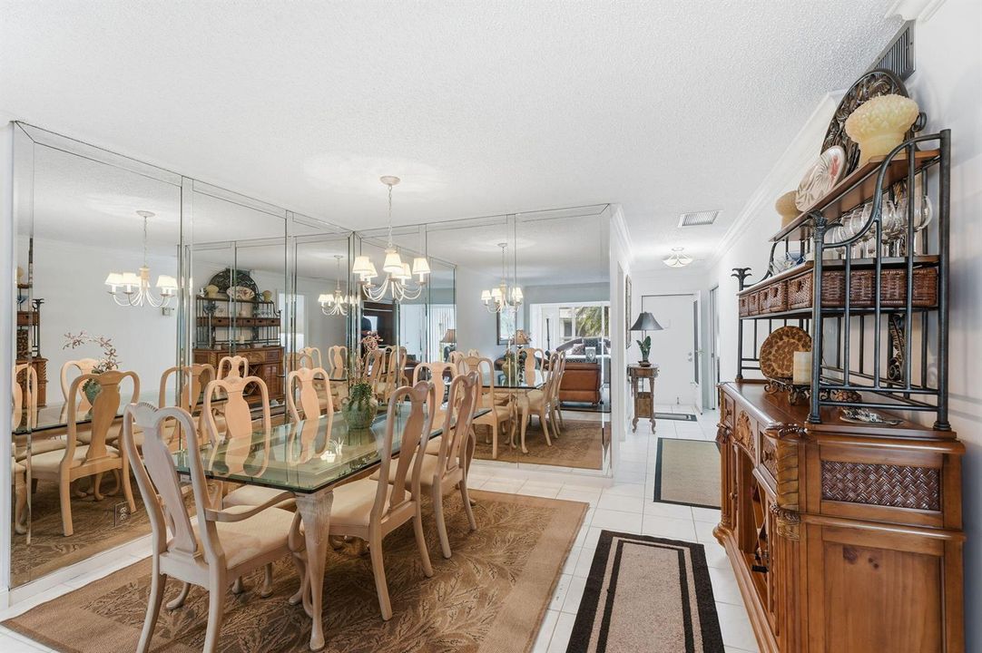 Dining room w Solid Beatiful furniture