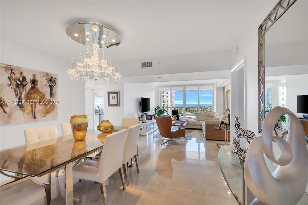На продажу: $930,000 (2 спален, 2 ванн, 1696 Квадратных фут)