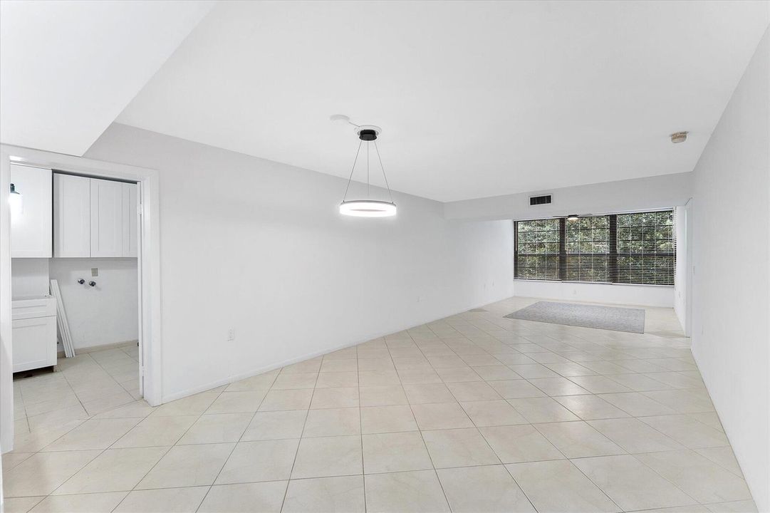 14-1528 Whitehall Drive_014