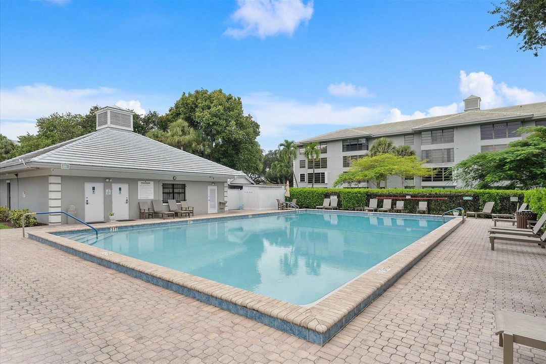 20-1528 Whitehall Drive_020