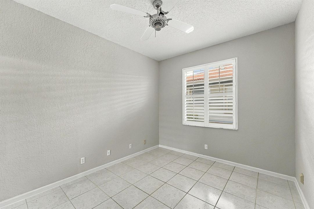 3rd Bedroom / Den