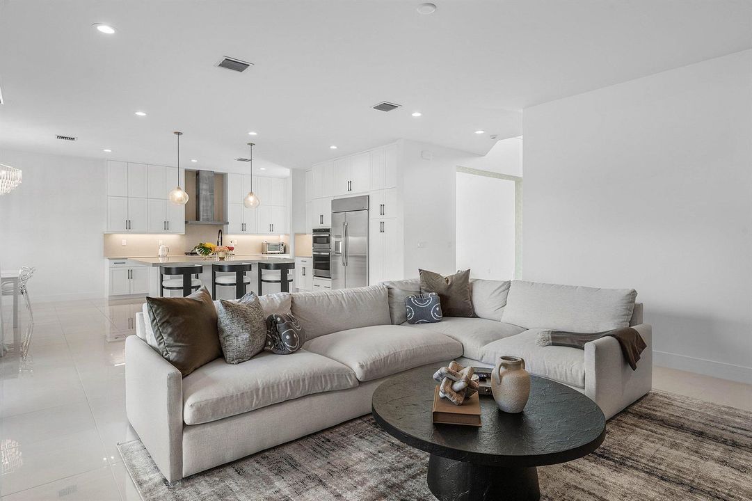 019-8209EssexCountryClubDrive-BocaRaton-