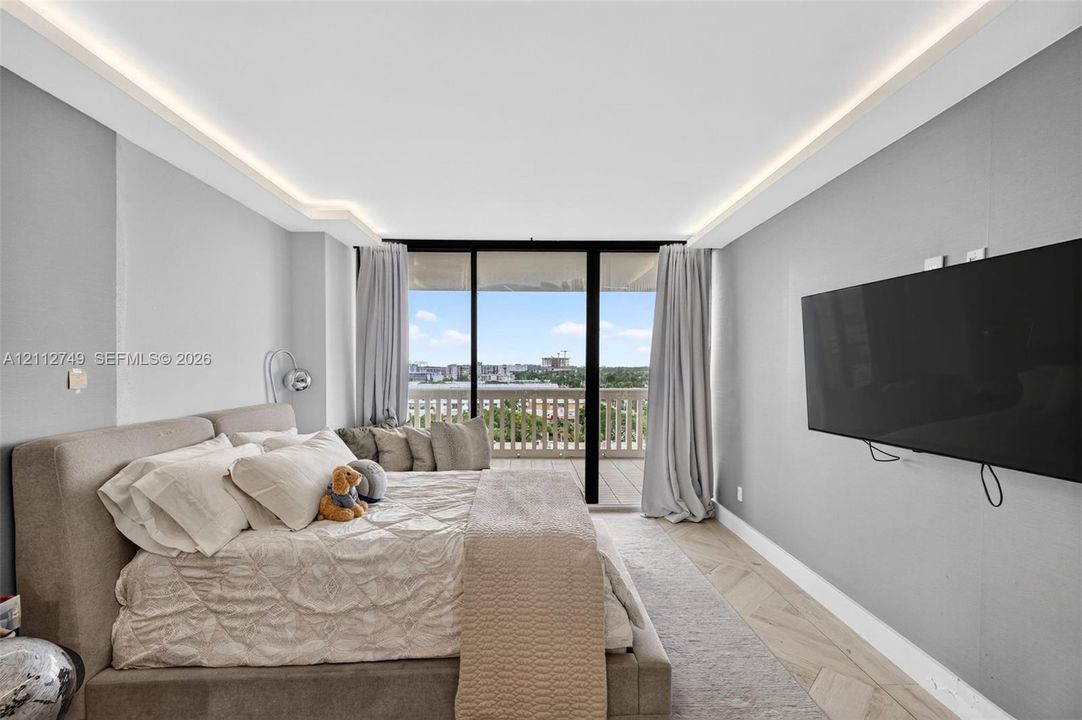 For Sale: $1,450,000 (3 beds, 3 baths, 2590 Square Feet)
