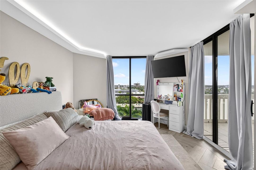 For Sale: $1,450,000 (3 beds, 3 baths, 2590 Square Feet)