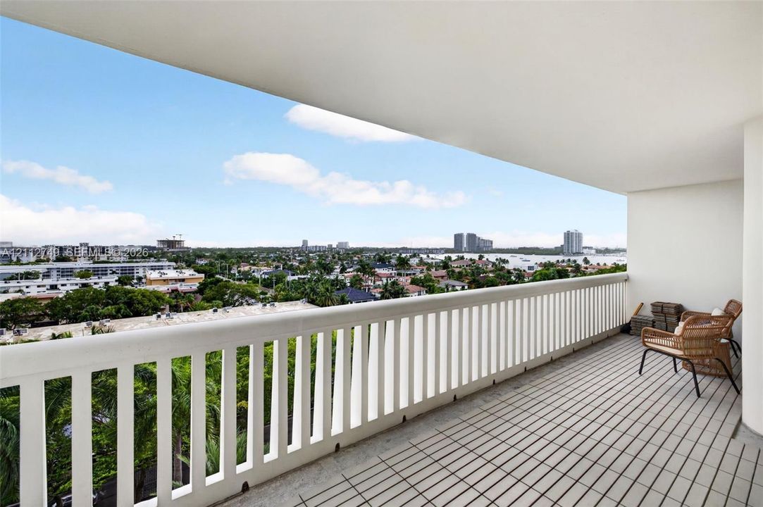 For Sale: $1,450,000 (3 beds, 3 baths, 2590 Square Feet)