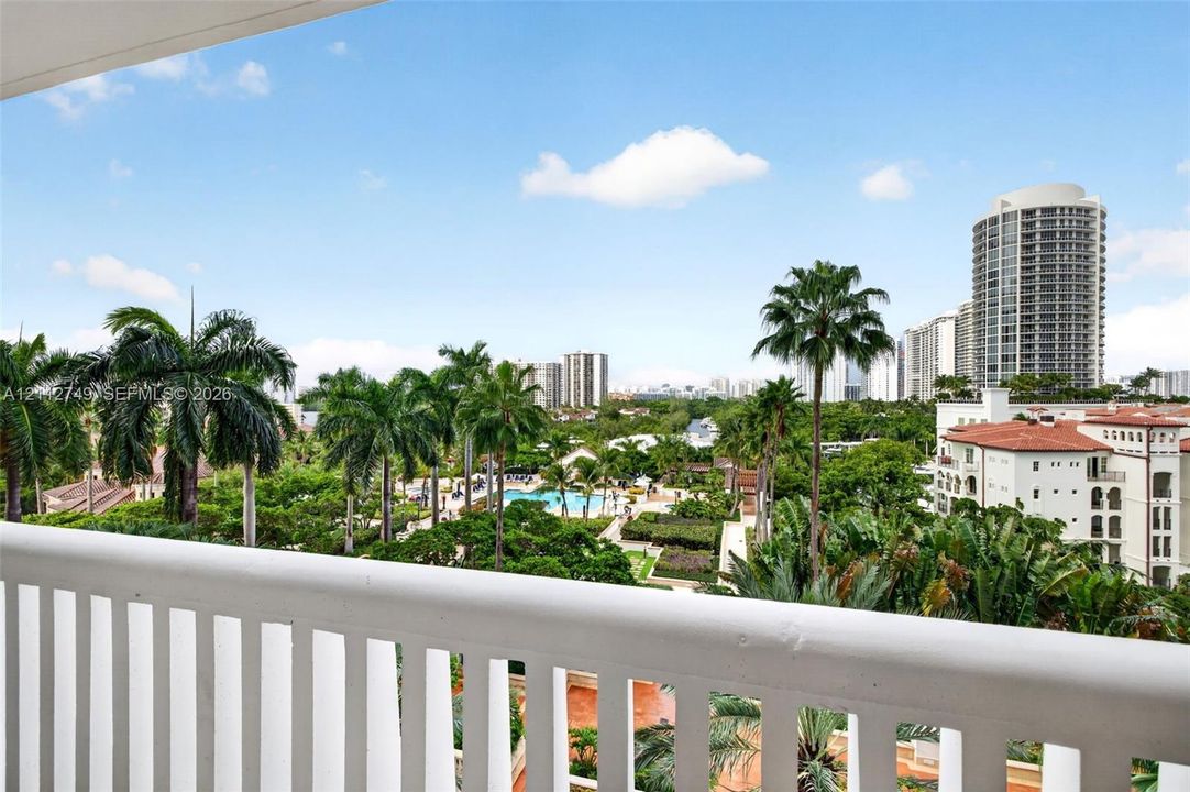 For Sale: $1,450,000 (3 beds, 3 baths, 2590 Square Feet)