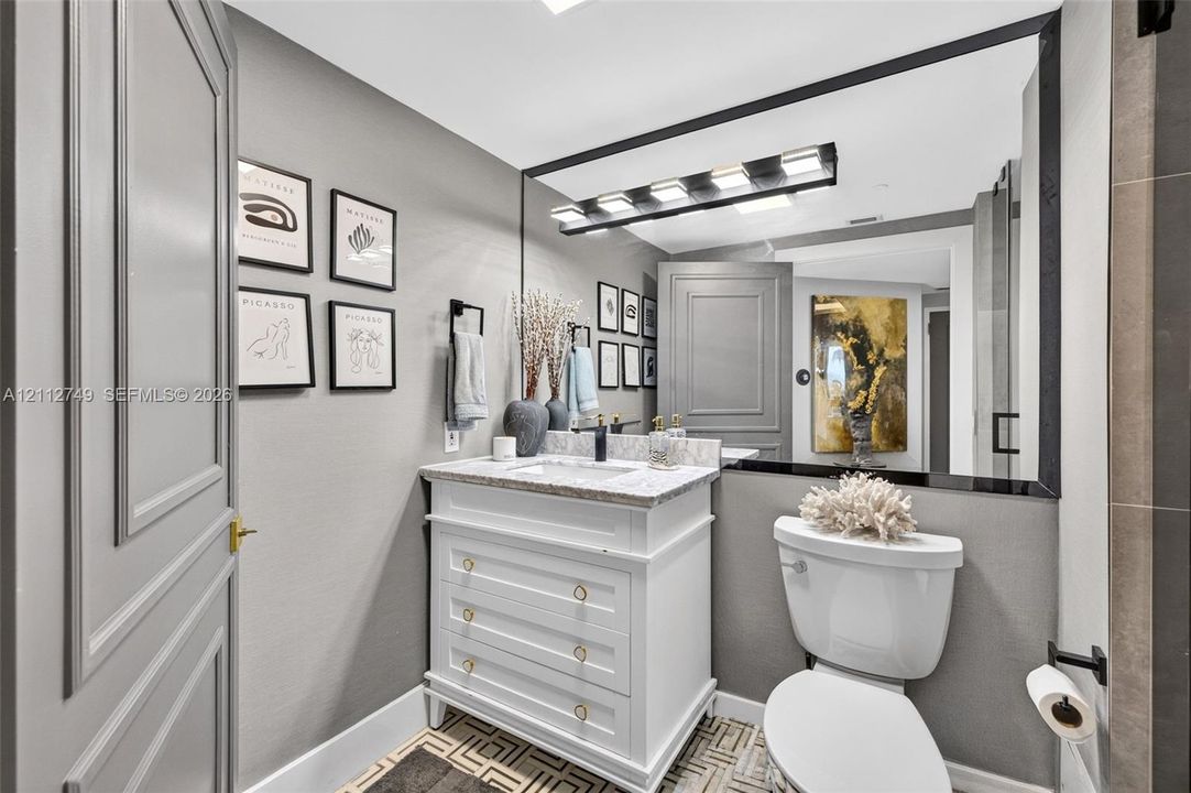 For Sale: $1,450,000 (3 beds, 3 baths, 2590 Square Feet)