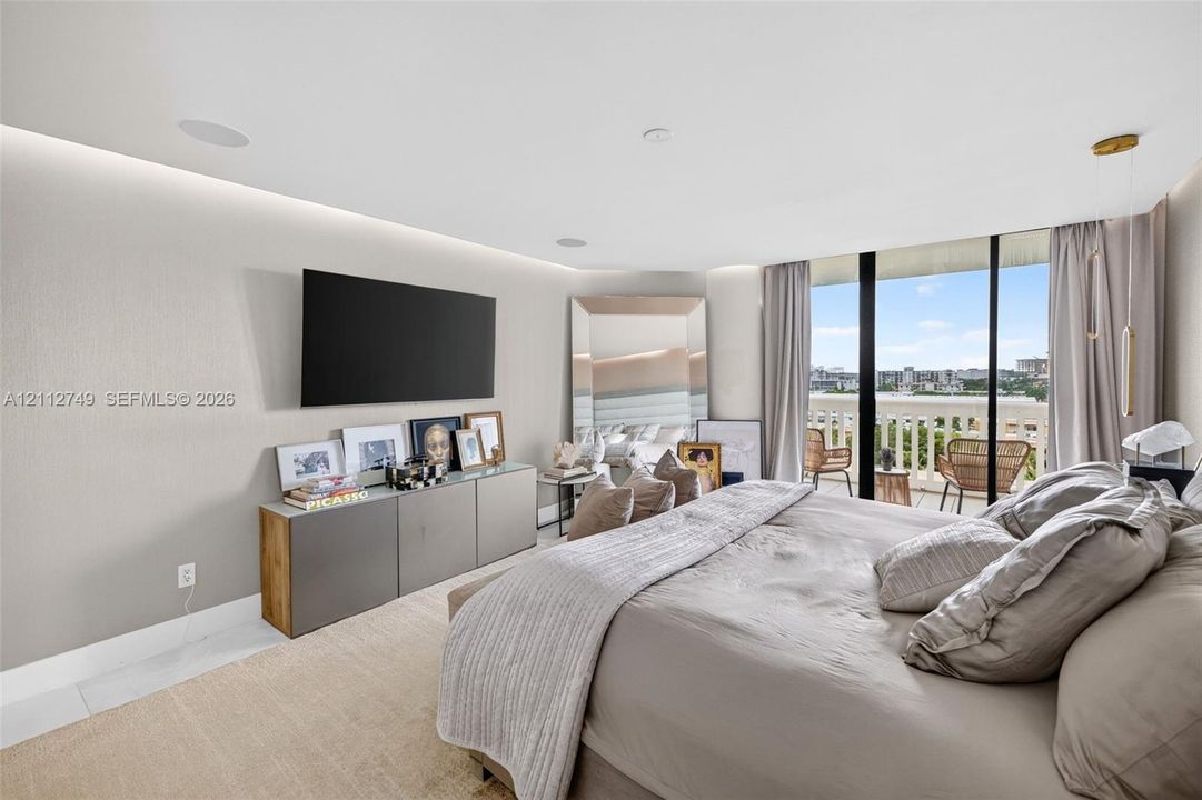 For Sale: $1,450,000 (3 beds, 3 baths, 2590 Square Feet)