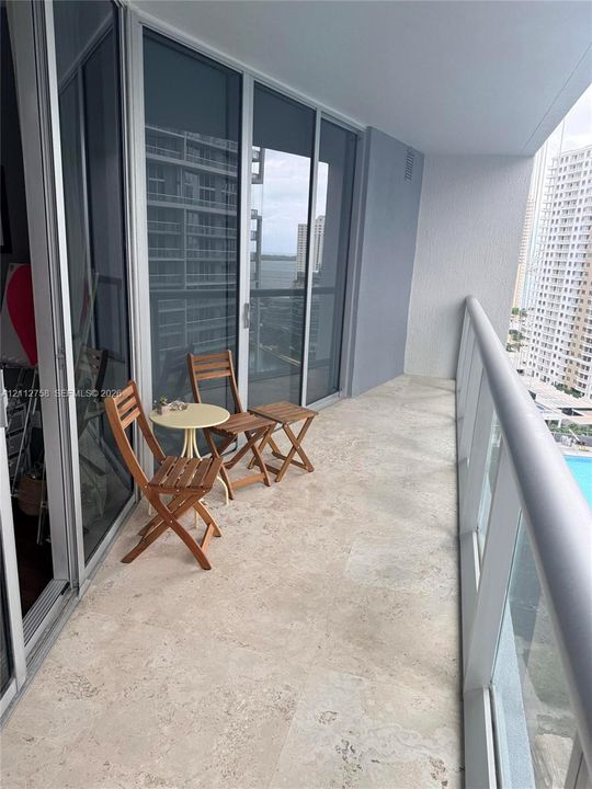 For Sale: $599,000 (1 beds, 1 baths, 816 Square Feet)