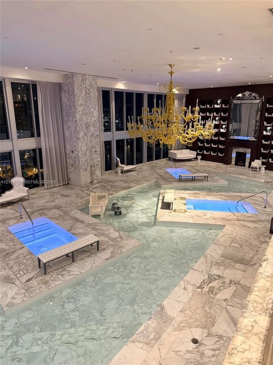 For Sale: $599,000 (1 beds, 1 baths, 816 Square Feet)