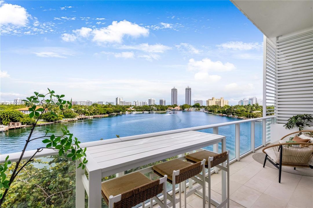 For Sale: $4,495,000 (2 beds, 2 baths, 2668 Square Feet)
