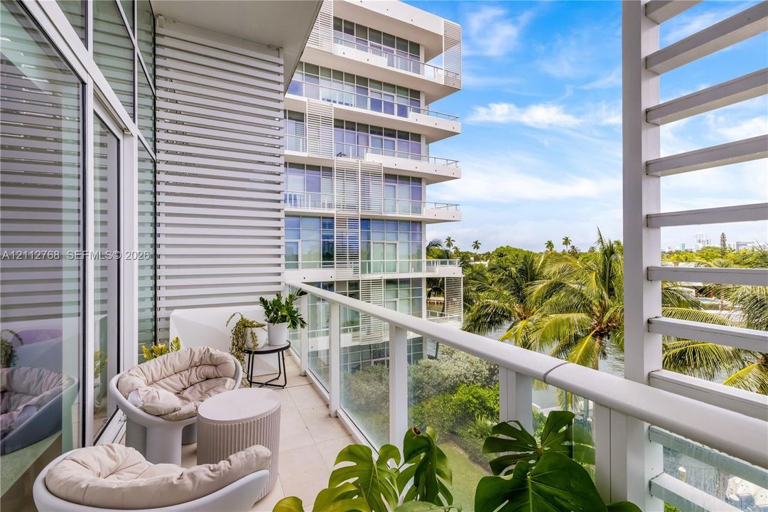 For Sale: $4,495,000 (2 beds, 2 baths, 2668 Square Feet)