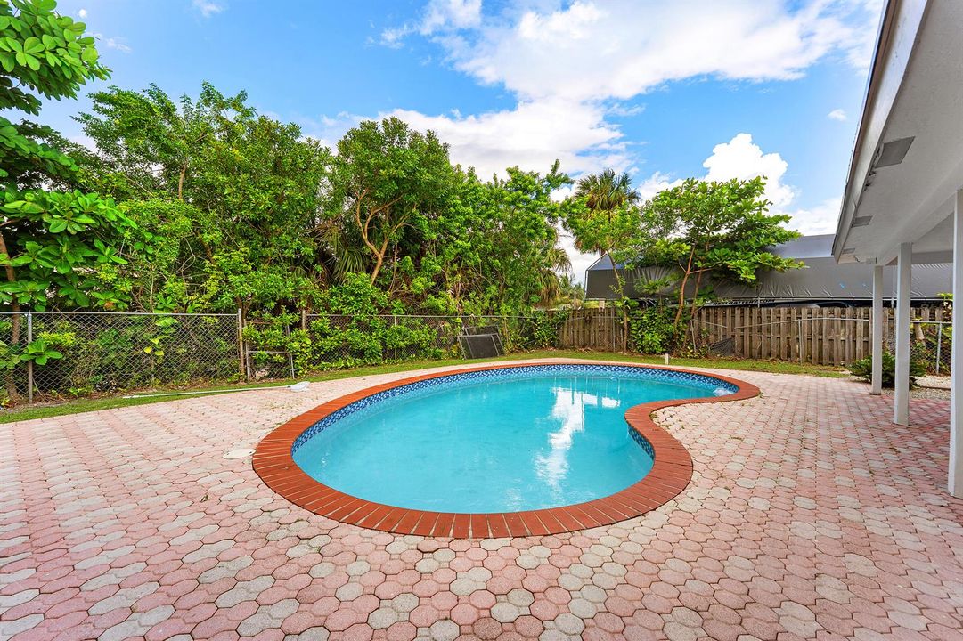 34_033-80WestPalmDrive-Margate-FL-33063-