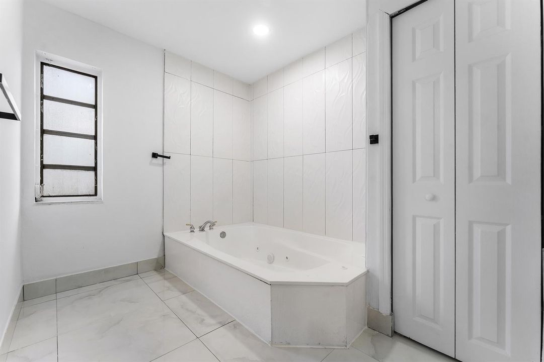 19_021-80WestPalmDrive-Margate-FL-33063-