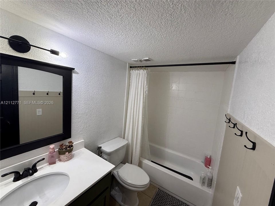 В аренду: $2,500 (2 спален, 2 ванн, 1253 Квадратных фут)