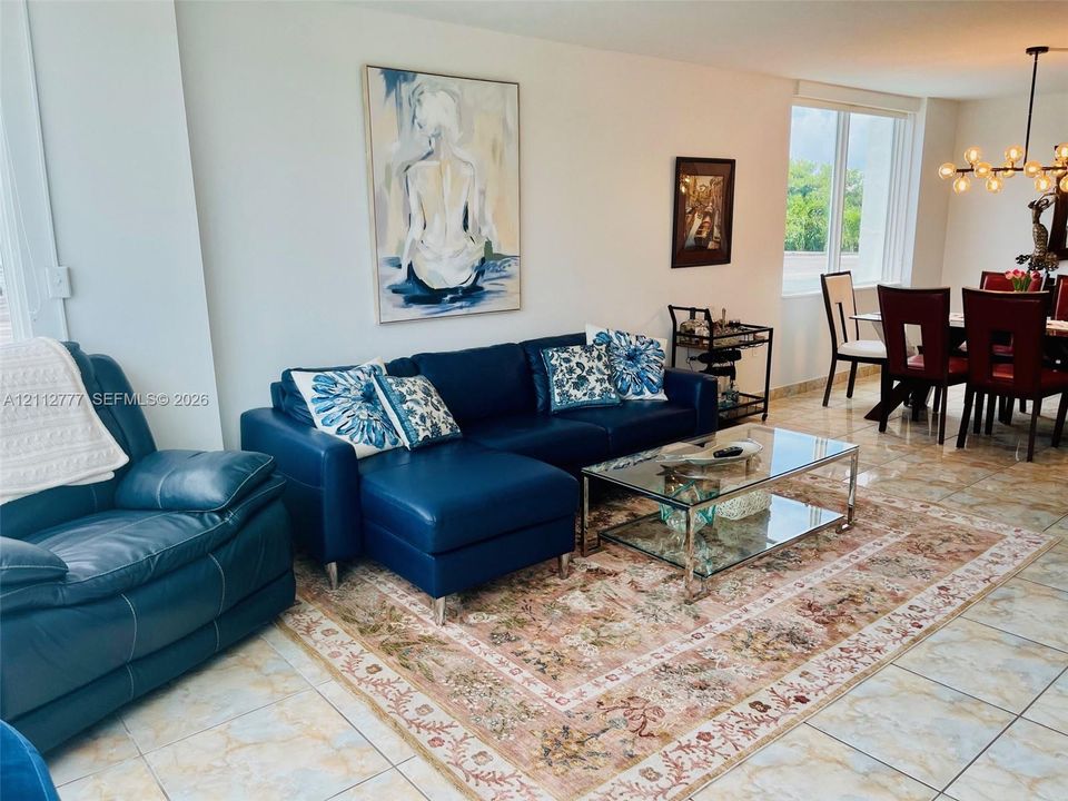 For Rent: $3,000 (2 beds, 2 baths, 1135 Square Feet)