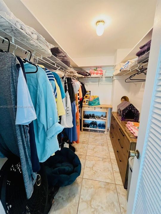For Rent: $3,000 (2 beds, 2 baths, 1135 Square Feet)