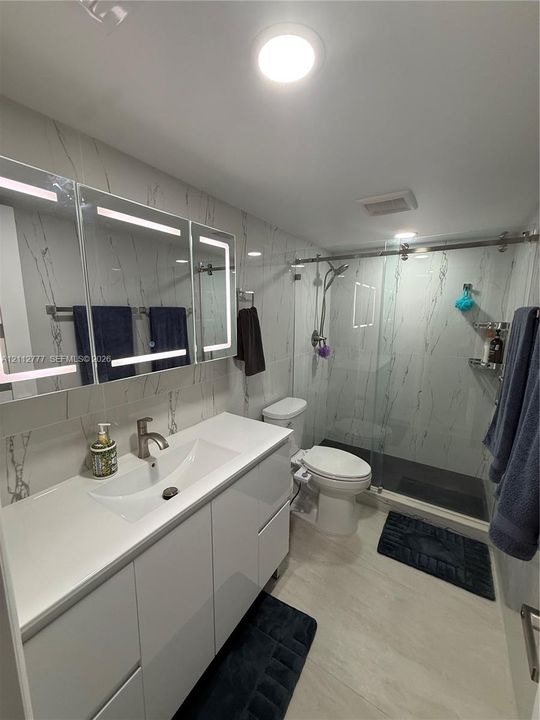 For Rent: $3,000 (2 beds, 2 baths, 1135 Square Feet)