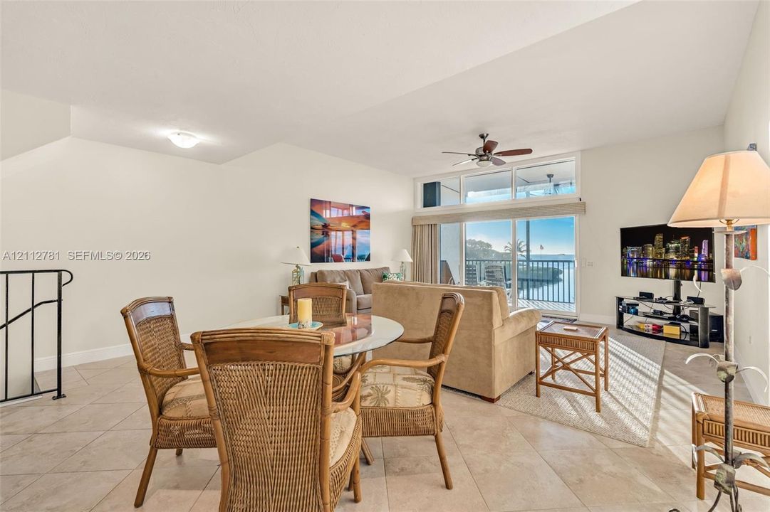 For Sale: $1,399,000 (2 beds, 2 baths, 1523 Square Feet)
