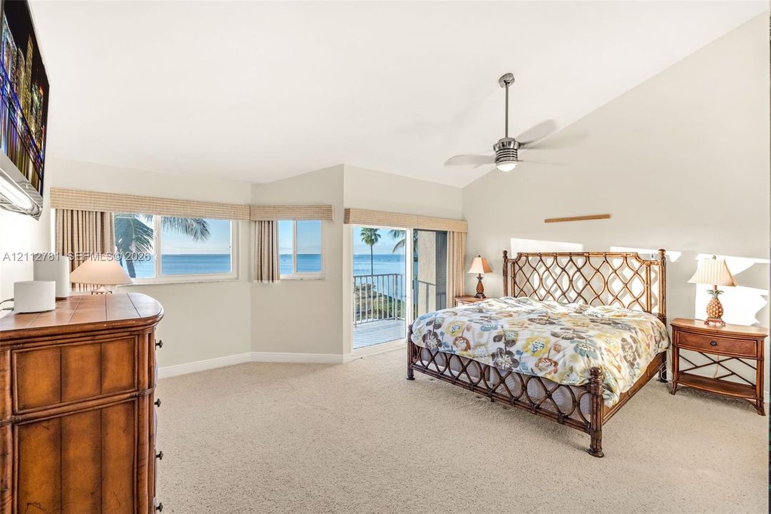 For Sale: $1,399,000 (2 beds, 2 baths, 1523 Square Feet)
