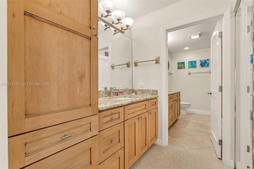For Sale: $1,399,000 (2 beds, 2 baths, 1523 Square Feet)