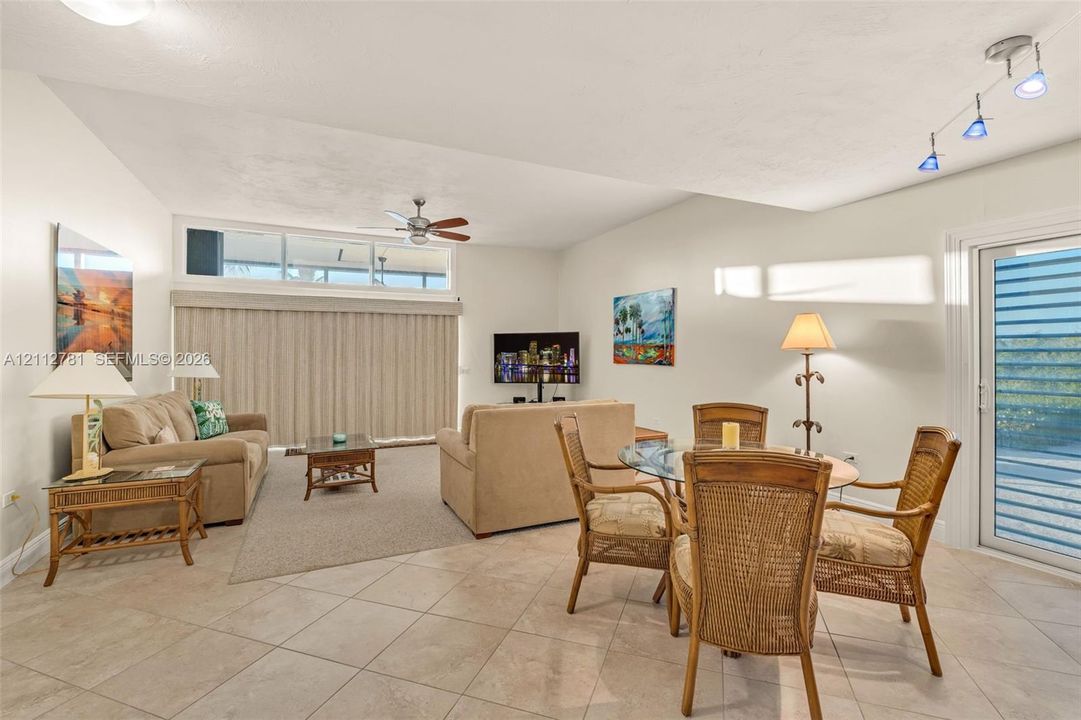 For Sale: $1,399,000 (2 beds, 2 baths, 1523 Square Feet)