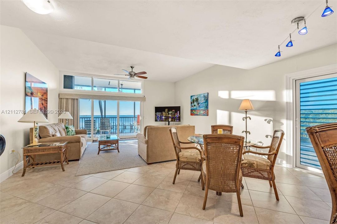 For Sale: $1,399,000 (2 beds, 2 baths, 1523 Square Feet)