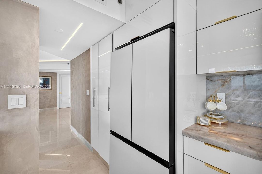 For Sale: $1,995,900 (2 beds, 2 baths, 2020 Square Feet)