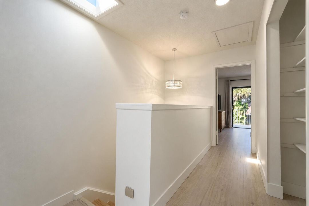 15 - Upstairs Hallway