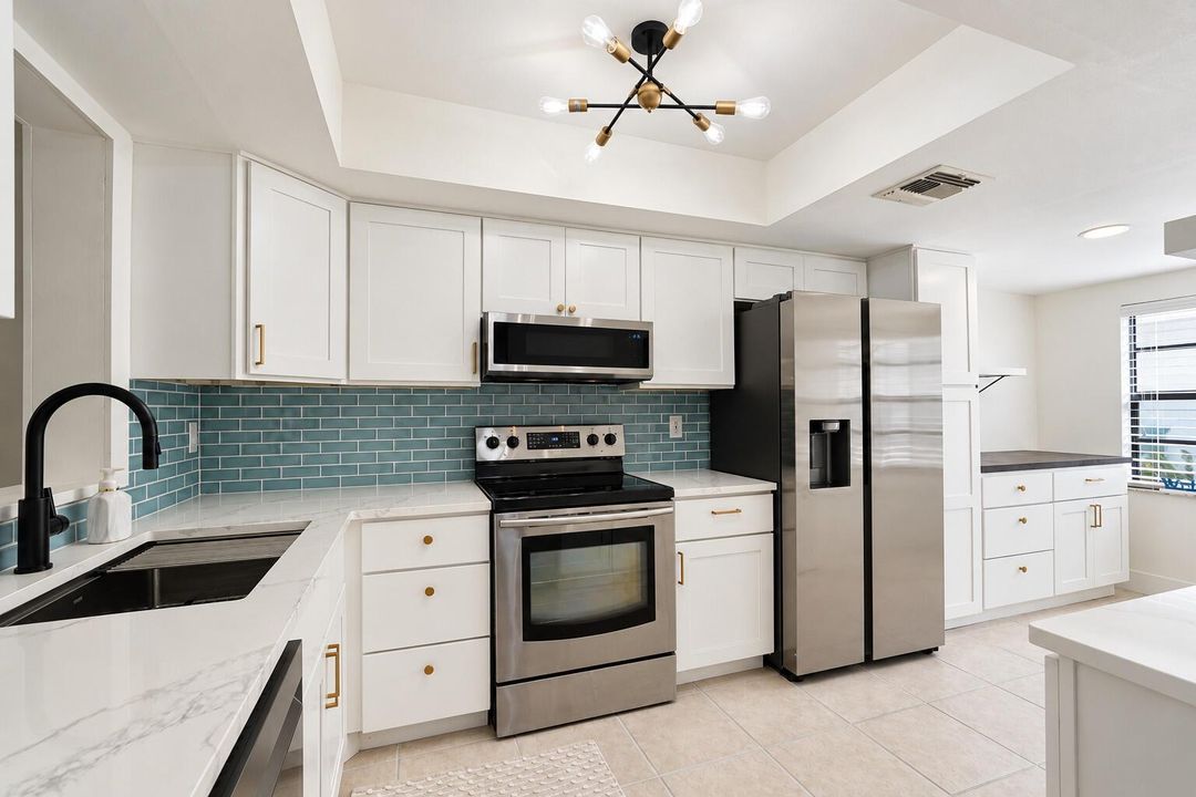 3 - Kitchen