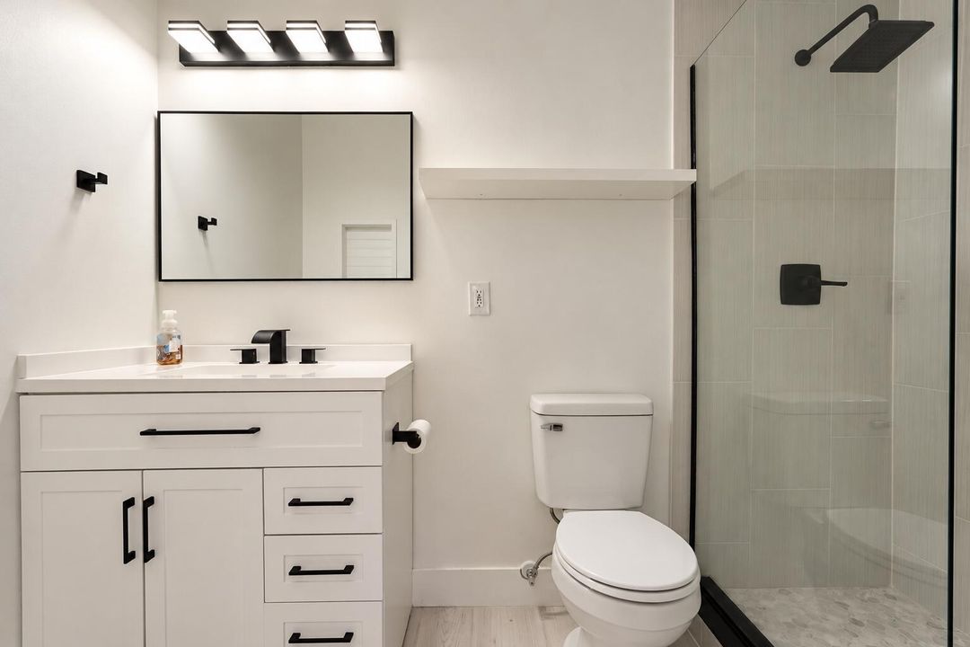 13 - Primary Bath