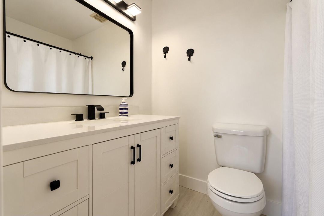 18 - Primary Bath 2