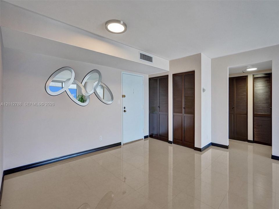 В аренду: $2,950 (2 спален, 2 ванн, 1240 Квадратных фут)