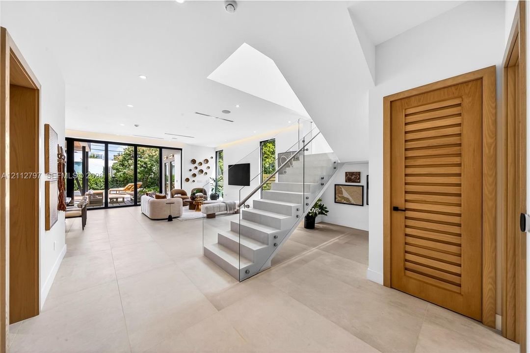 En Venta: $5,195,000 (4 camas, 4 baños, 3793 Pies cuadrados)