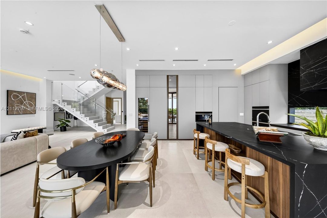 En Venta: $5,195,000 (4 camas, 4 baños, 3793 Pies cuadrados)