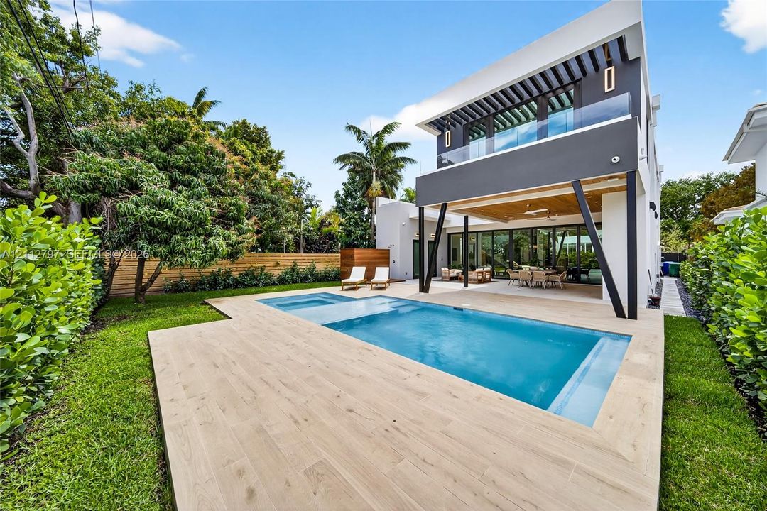 En Venta: $5,195,000 (4 camas, 4 baños, 3793 Pies cuadrados)