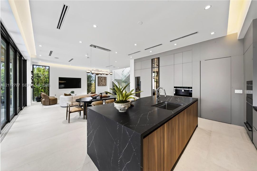 En Venta: $5,195,000 (4 camas, 4 baños, 3793 Pies cuadrados)