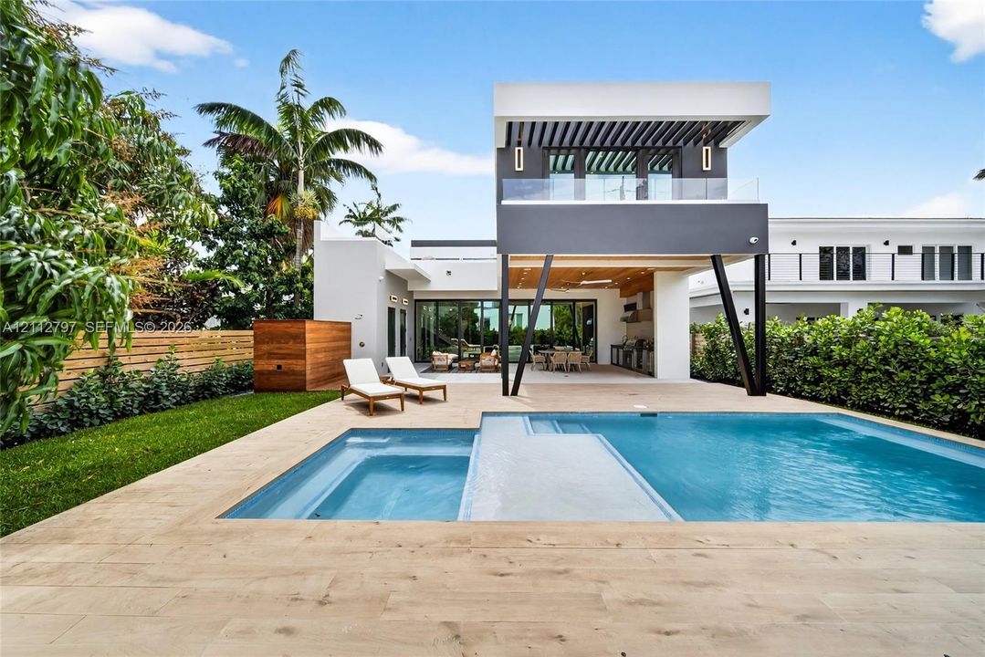 En Venta: $5,195,000 (4 camas, 4 baños, 3793 Pies cuadrados)