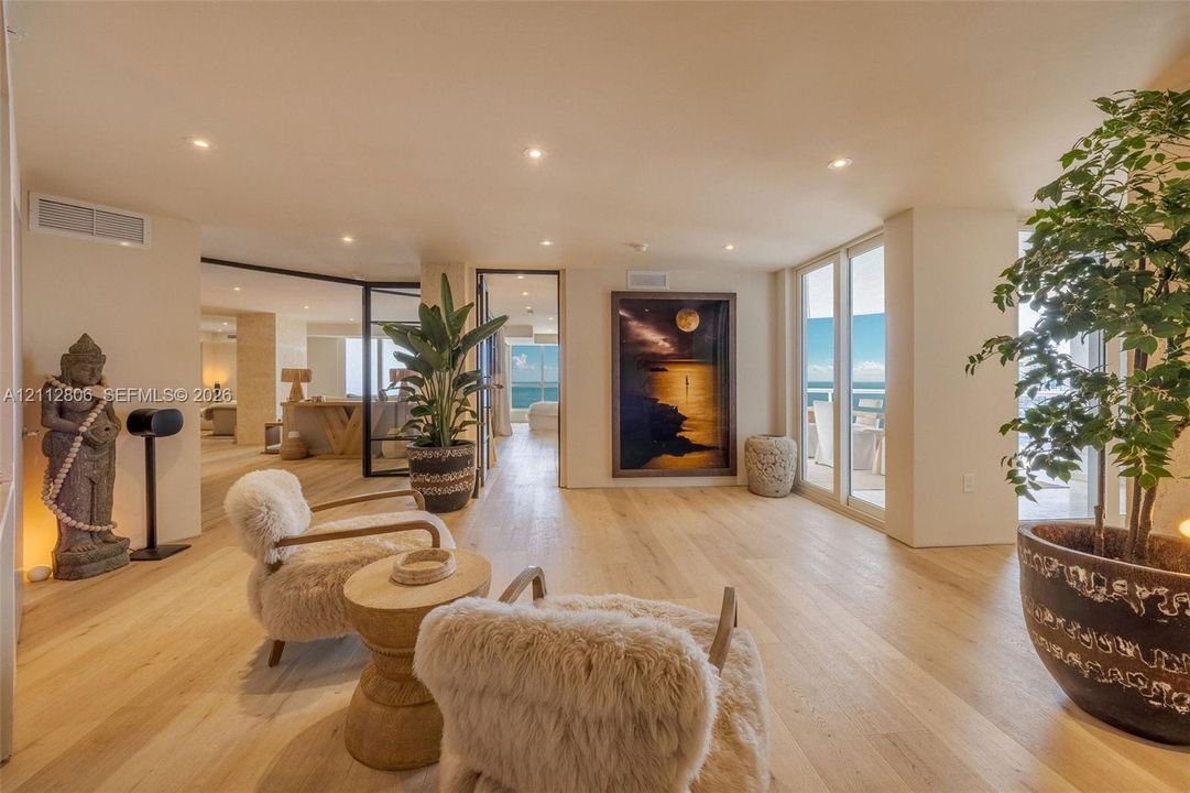For Sale: $2,750,000 (3 beds, 2 baths, 2380 Square Feet)
