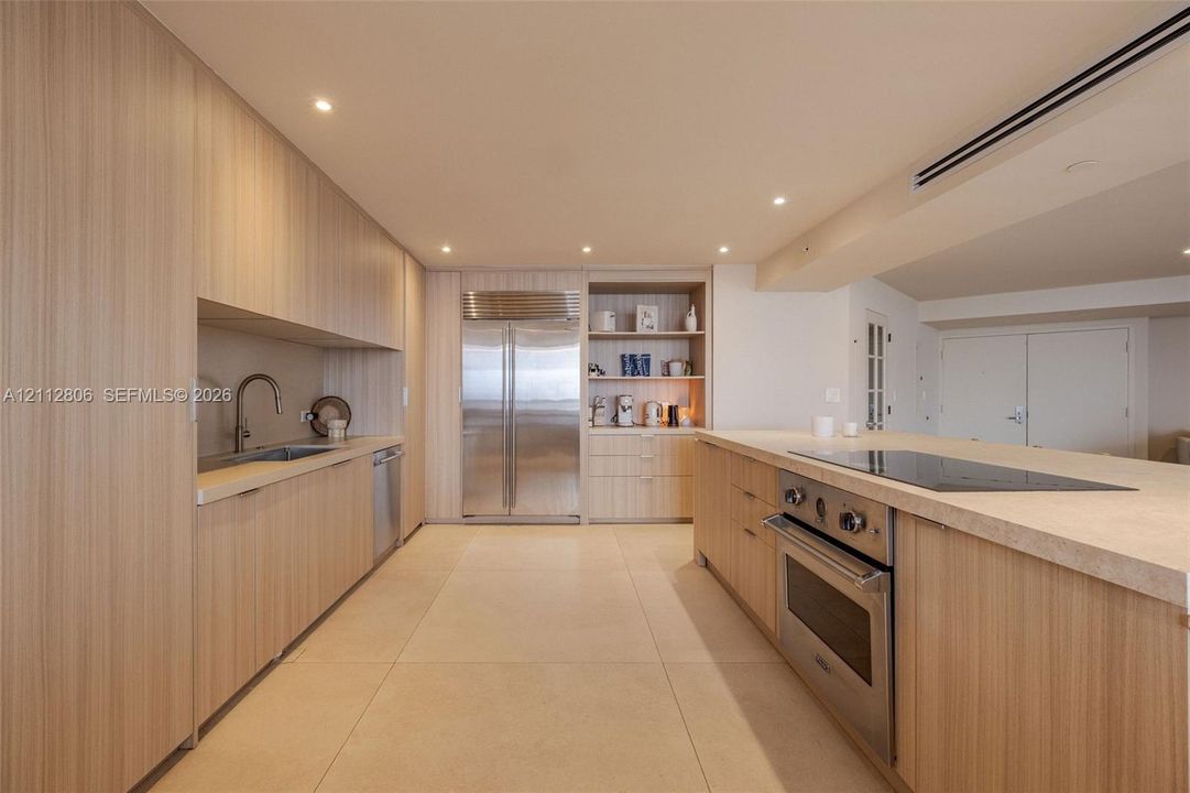 For Sale: $2,750,000 (3 beds, 2 baths, 2380 Square Feet)