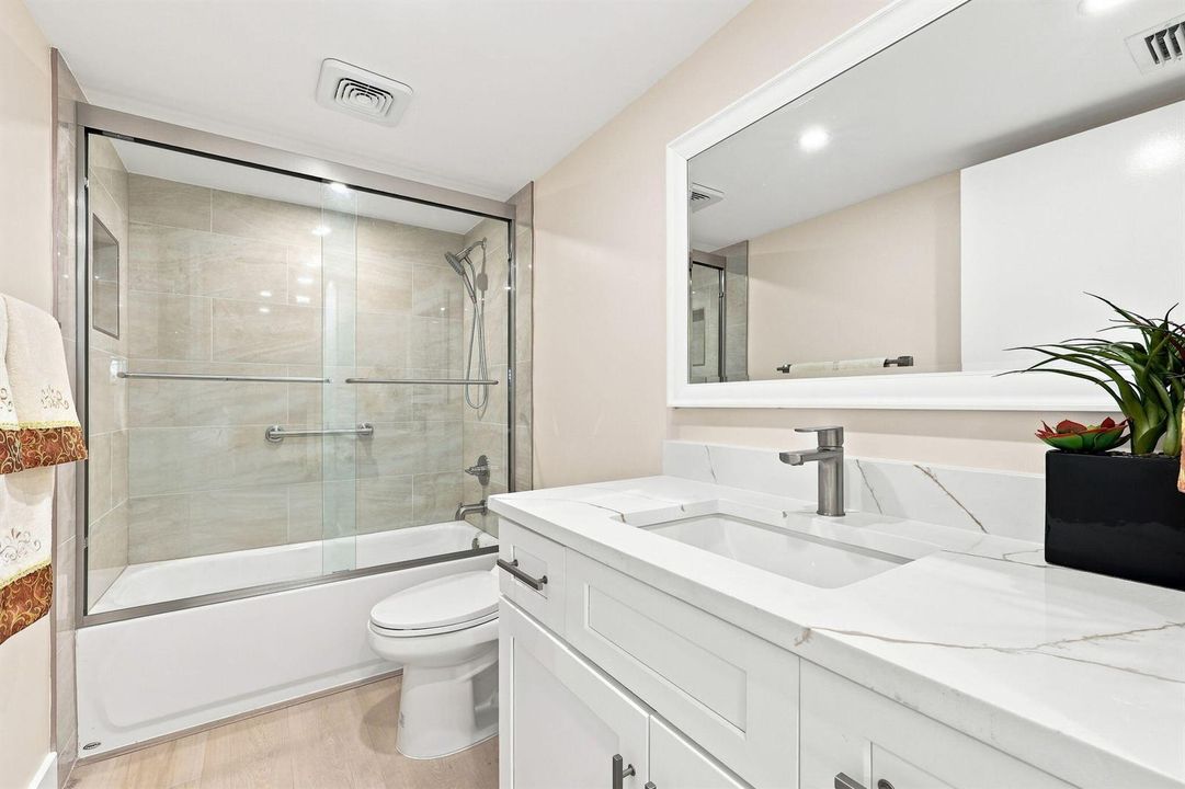2nd Bathroom