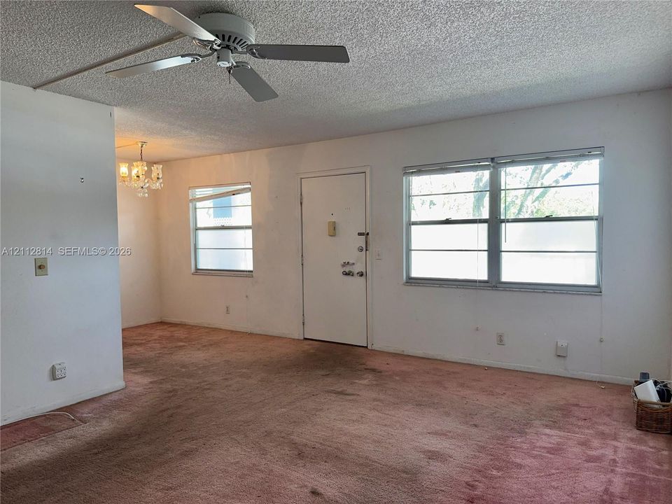 For Sale: $125,000 (2 beds, 1 baths, 953 Square Feet)