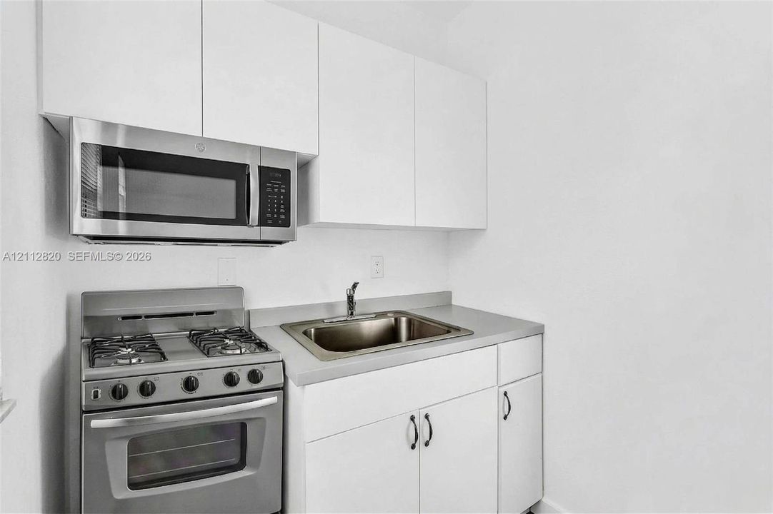 В аренду: $995 (0 спален, 1 ванн, 0 Квадратных фут)