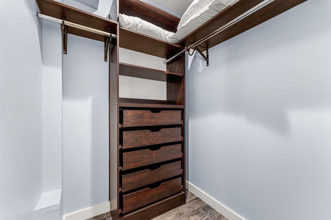 Walk in Closet