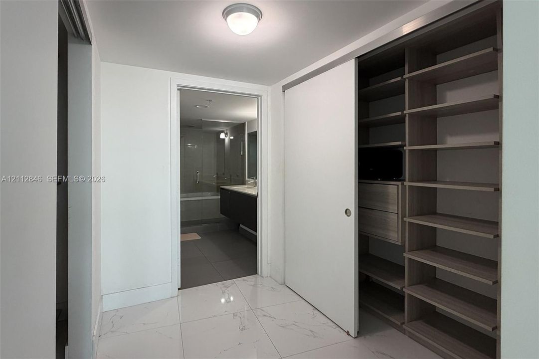 For Rent: $4,900 (2 beds, 2 baths, 1135 Square Feet)