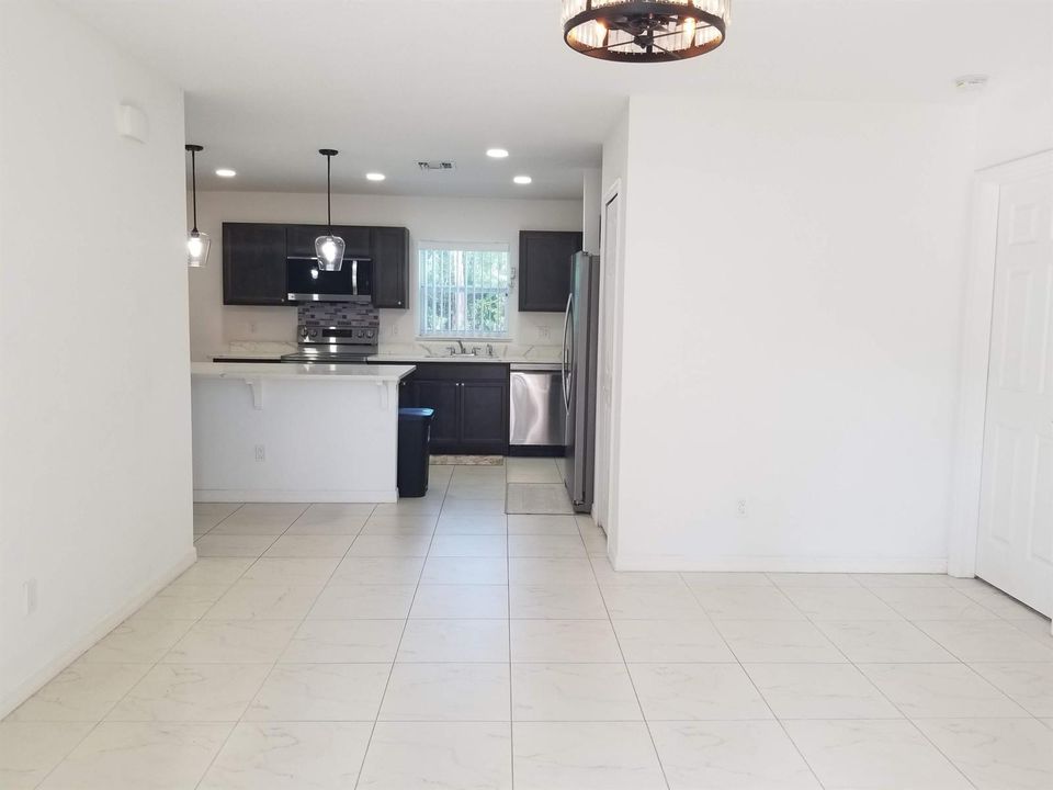 Foyer/Kitchen