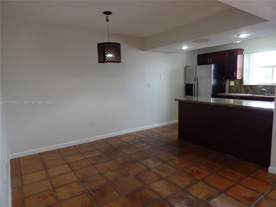В аренду: $2,850 (3 спален, 2 ванн, 1216 Квадратных фут)
